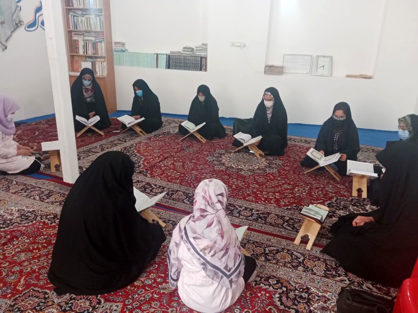 ختم قران بانوان مومن یزدی