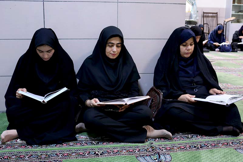 ختم قران بانوان مومن یزدی