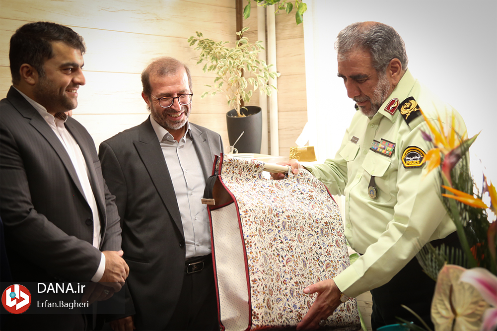 جلسه ارتباط مستقیم شهروندان با مسئولین فرماندهی انتظامی تهران بزرگ