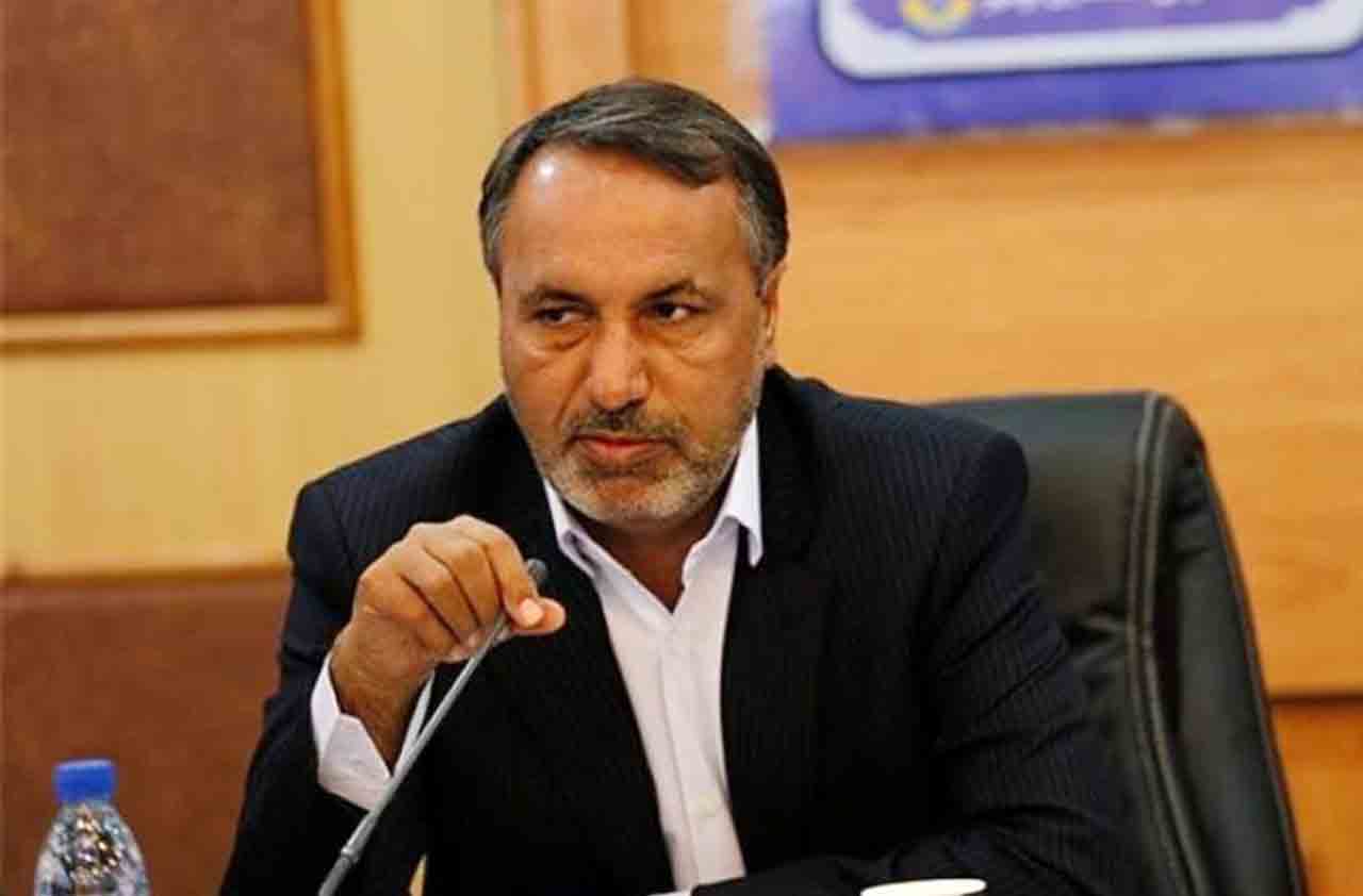 بورس عامل گرانی سیمان و فولاد در بازار مصرف است