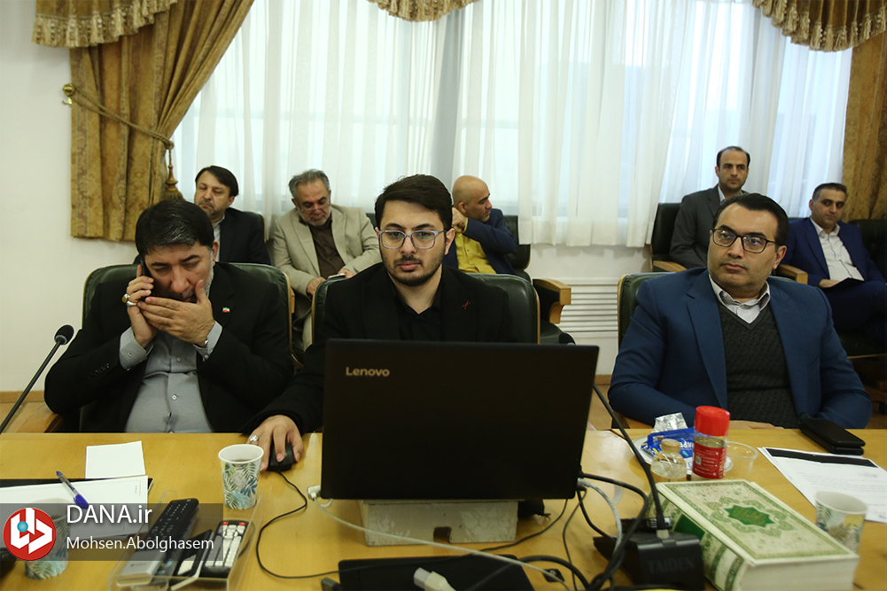 جلسه بررسی فرصت های سرمایه گذاری و توسعه اقتصادی استان گلستان