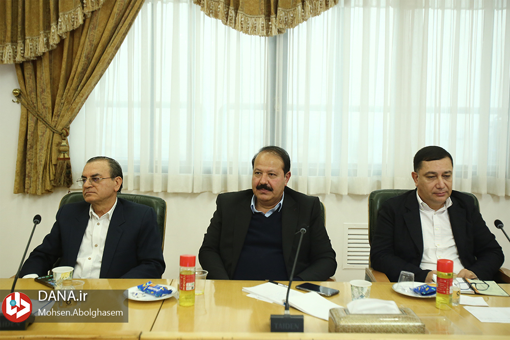 جلسه بررسی فرصت های سرمایه گذاری و توسعه اقتصادی استان گلستان