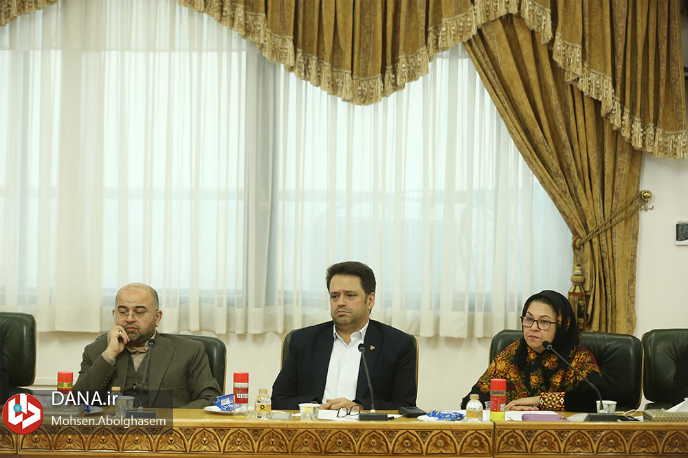 جلسه بررسی فرصت های سرمایه گذاری و توسعه اقتصادی استان گلستان