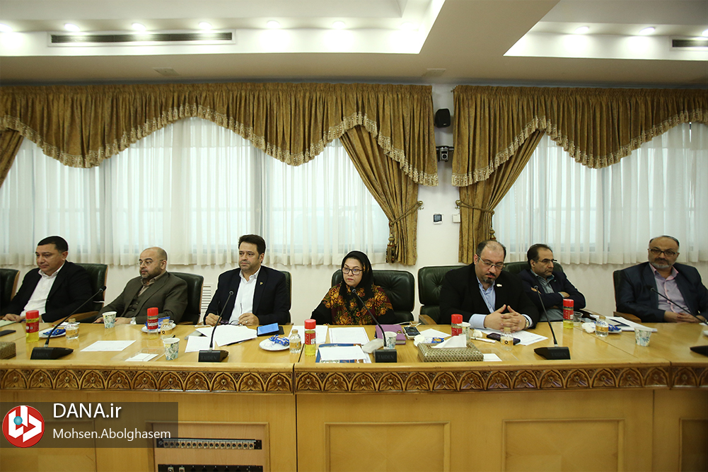 جلسه بررسی فرصت های سرمایه گذاری و توسعه اقتصادی استان گلستان