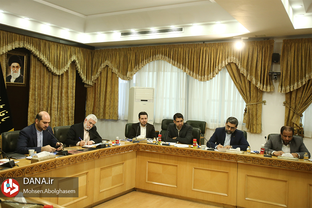 جلسه بررسی فرصت های سرمایه گذاری و توسعه اقتصادی استان گلستان