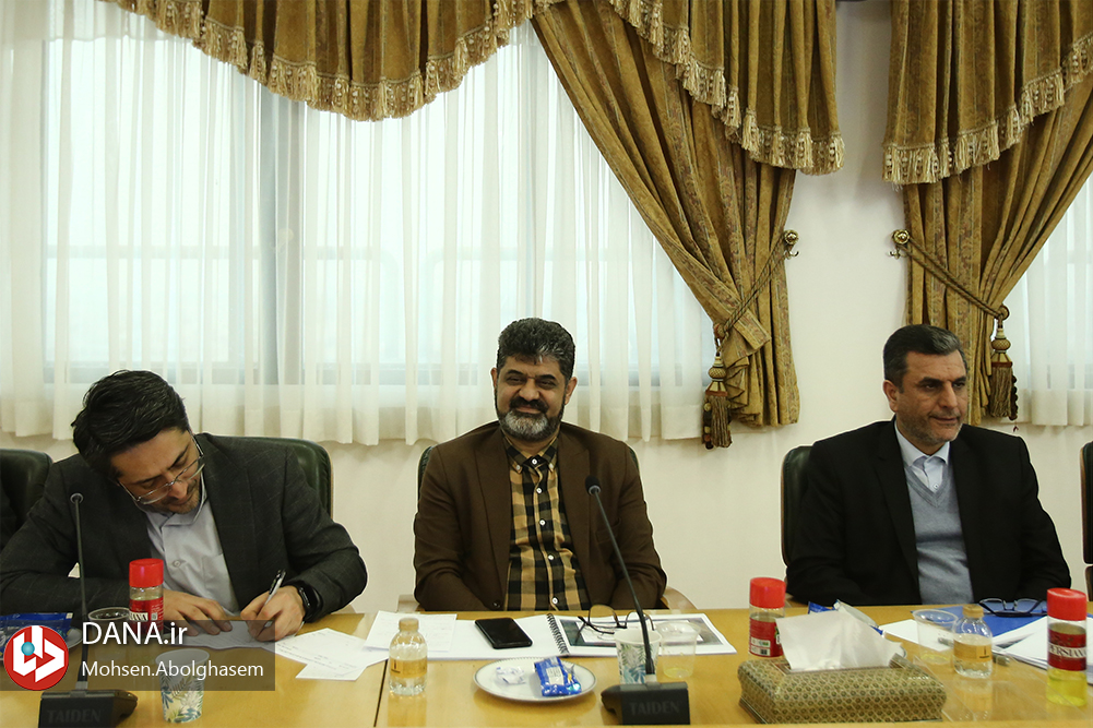 جلسه بررسی فرصت های سرمایه گذاری و توسعه اقتصادی استان گلستان