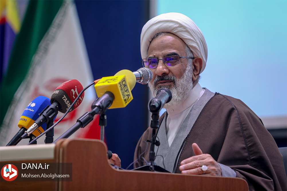 تجلیل از برگزیدگان جشنواره دانش و پژوهش سپاه