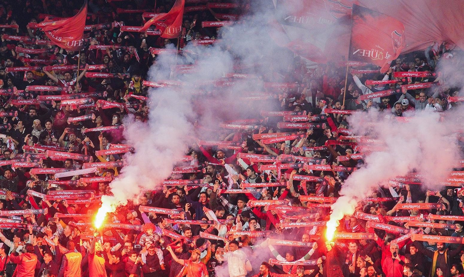 تکذیب شایعه ممنوعیت ورود موبایل به ورزشگاه ها