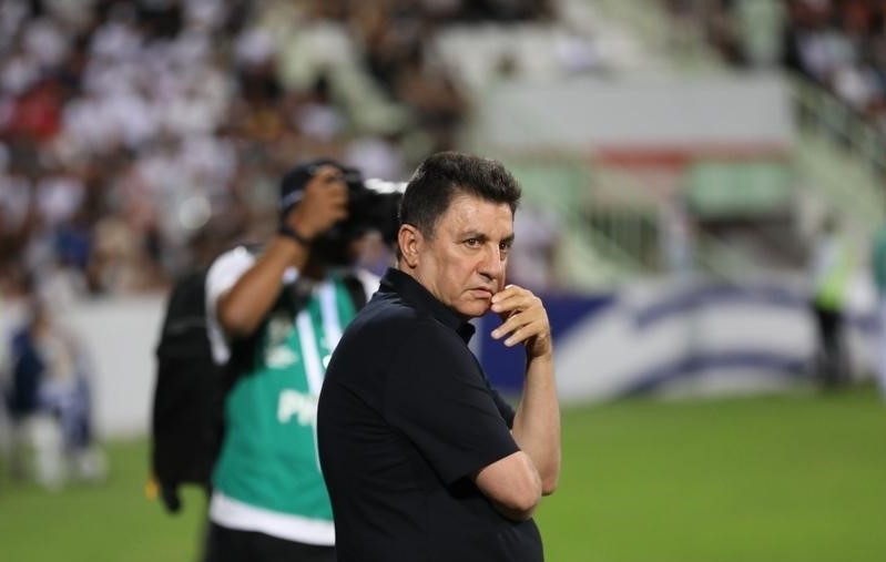 قلعه‌نویی: خیلی ایراد داشتیم، بازیکنان ضعیف بودند/ بیشتر اشتباهات را بزرگ‌ترهای تیم مرتکب شدند