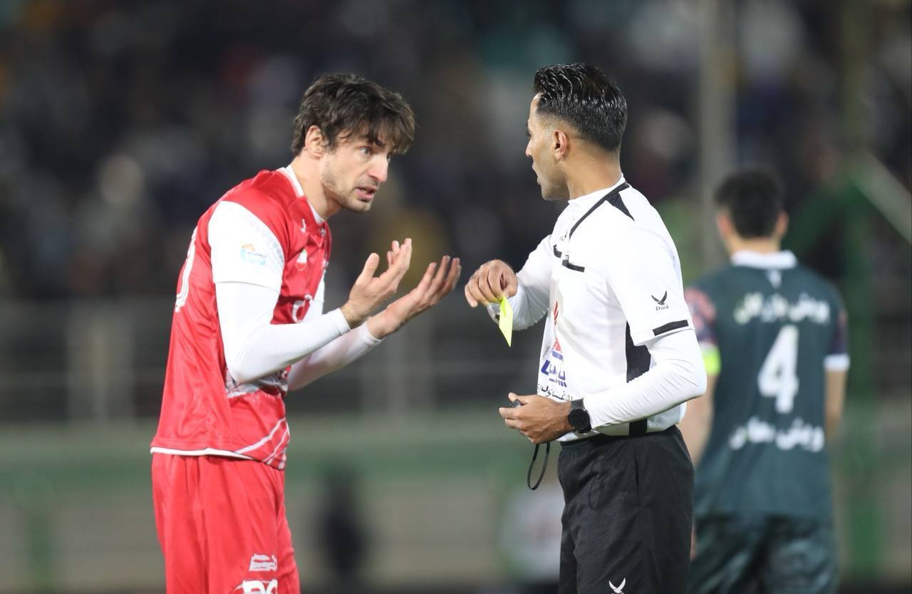 محرومیت تا اطلاع ثانوی برای داور ذوب آهن - پرسپولیس توسط دپارتمان