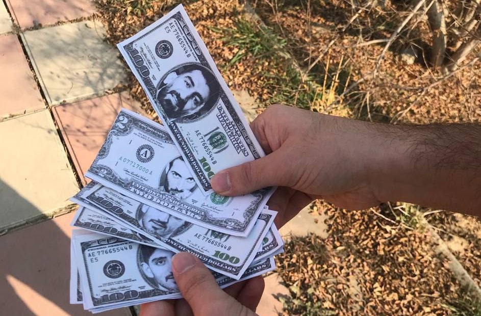 دلارپاشی پرسپولیسی‌ها علیه بیرو و ترابی؛ درب آهنی ورزشگاه شکست!