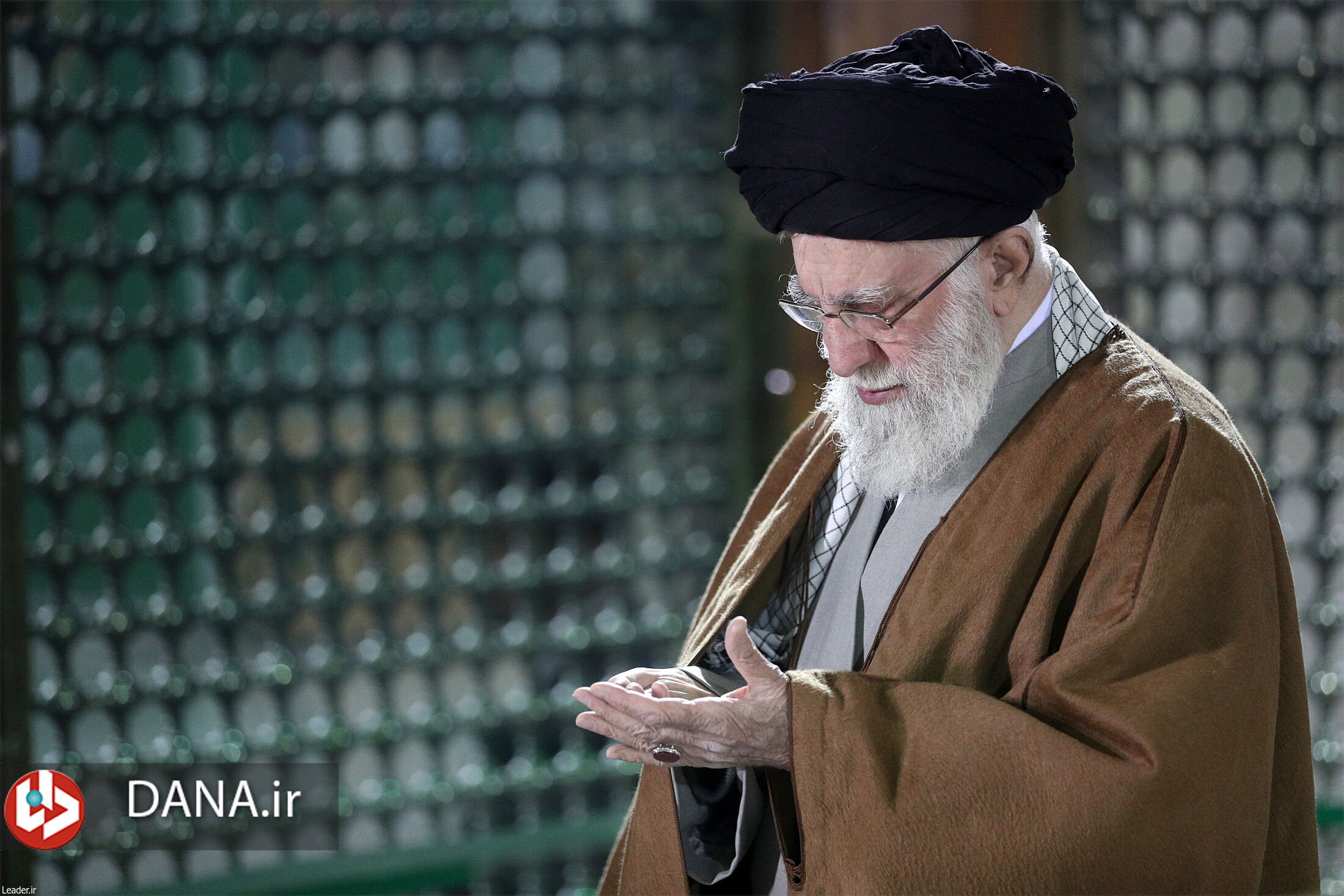 حضور رهبر انقلاب اسلامی در مرقد بنیانگذار جمهوری اسلامی ایران و مزار شهدا