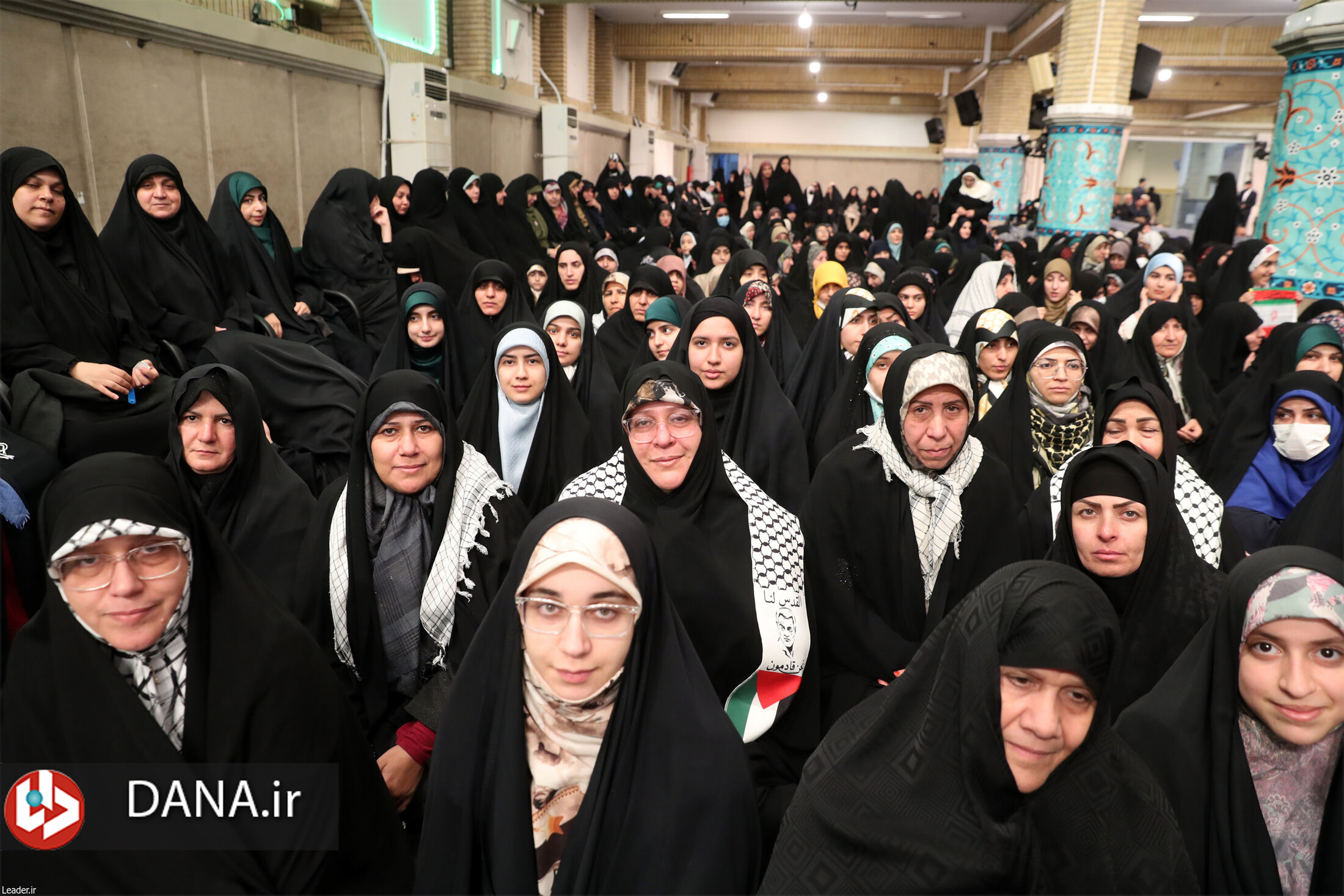 دیدار شرکت کنندگان در چهل و یکمین دوره مسابقات بین‌المللی قرآن با رهبر انقلاب