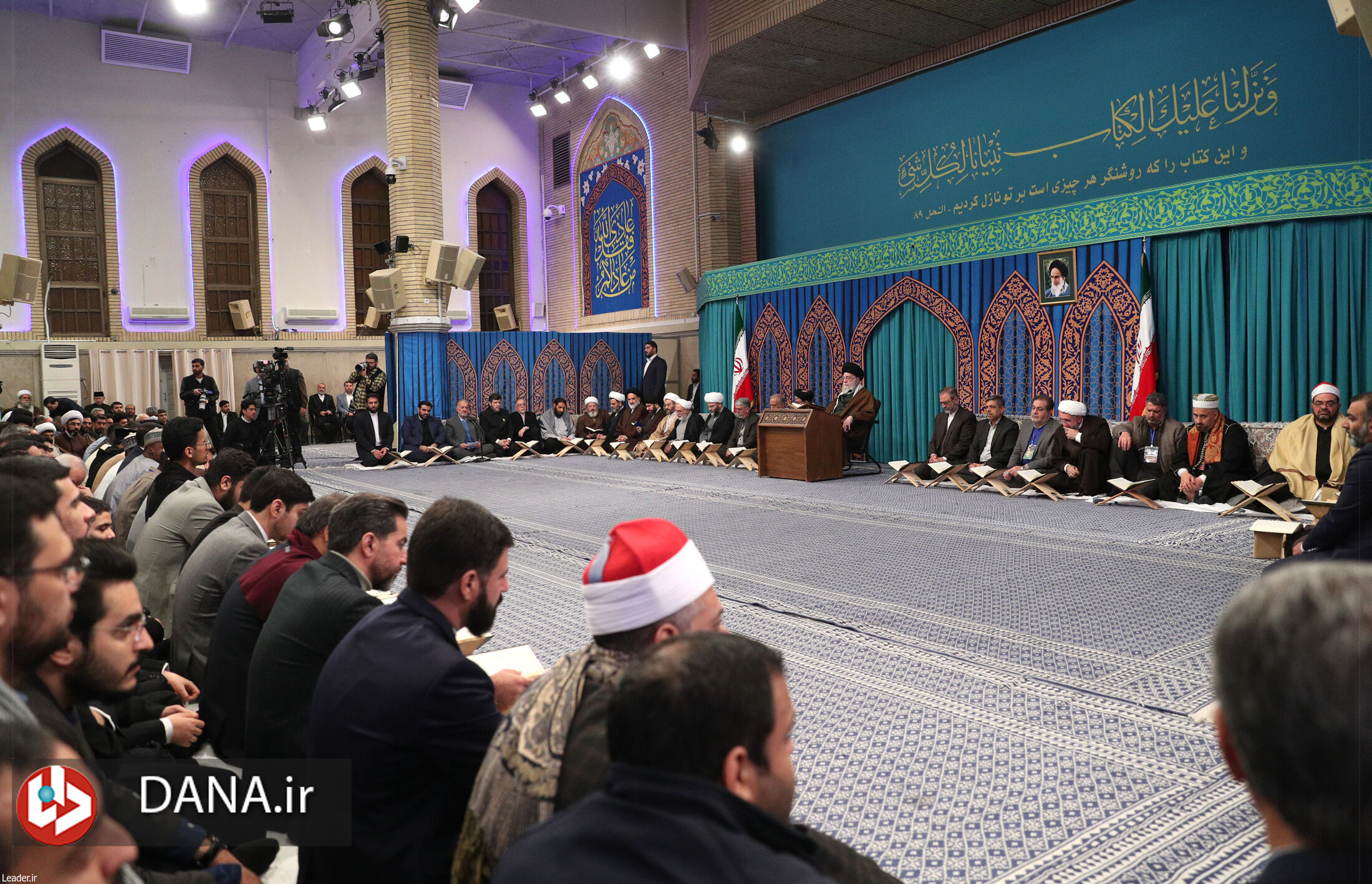 دیدار شرکت کنندگان در چهل و یکمین دوره مسابقات بین‌المللی قرآن با رهبر انقلاب