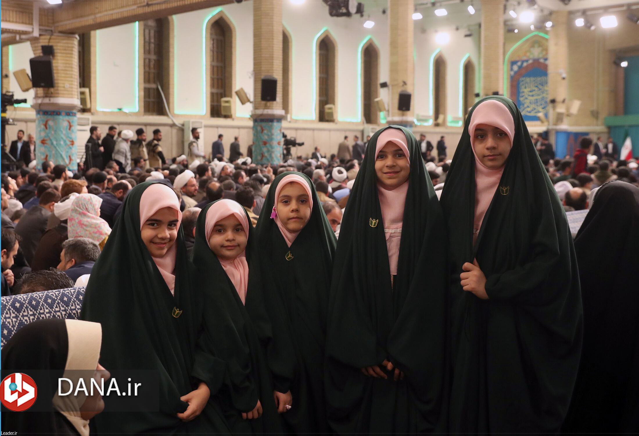 دیدار شرکت کنندگان در چهل و یکمین دوره مسابقات بین‌المللی قرآن با رهبر انقلاب