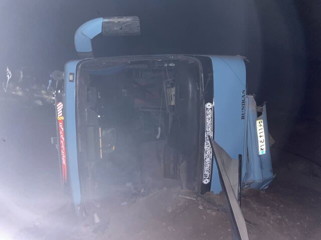 حادثه مرگبار برای دانش‌آموزان کرمانی؛ واژگونی اتوبوس با ۶ کشته و ۲۷ مصدوم