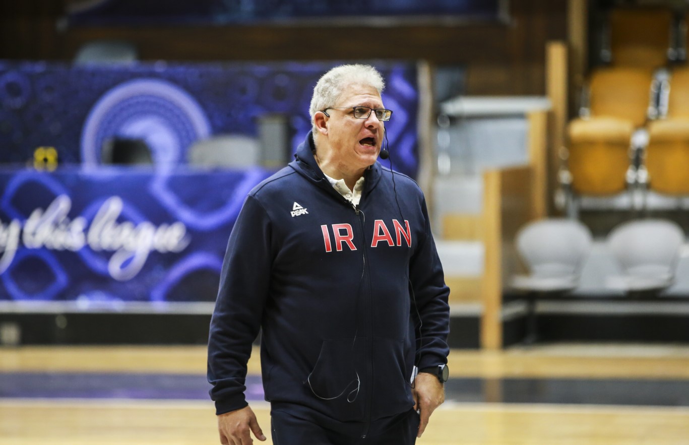 مانولوپولوس: نمی‌توانستم در ایران نباشم؛ برای تغییر نسل باید صبور باشیم