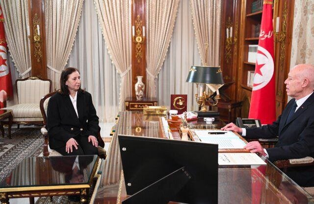 برکناری نخست‌وزیر تونس و انتصاب الزعفرانی به جای المدوری از سوی رئیس‌جمهور