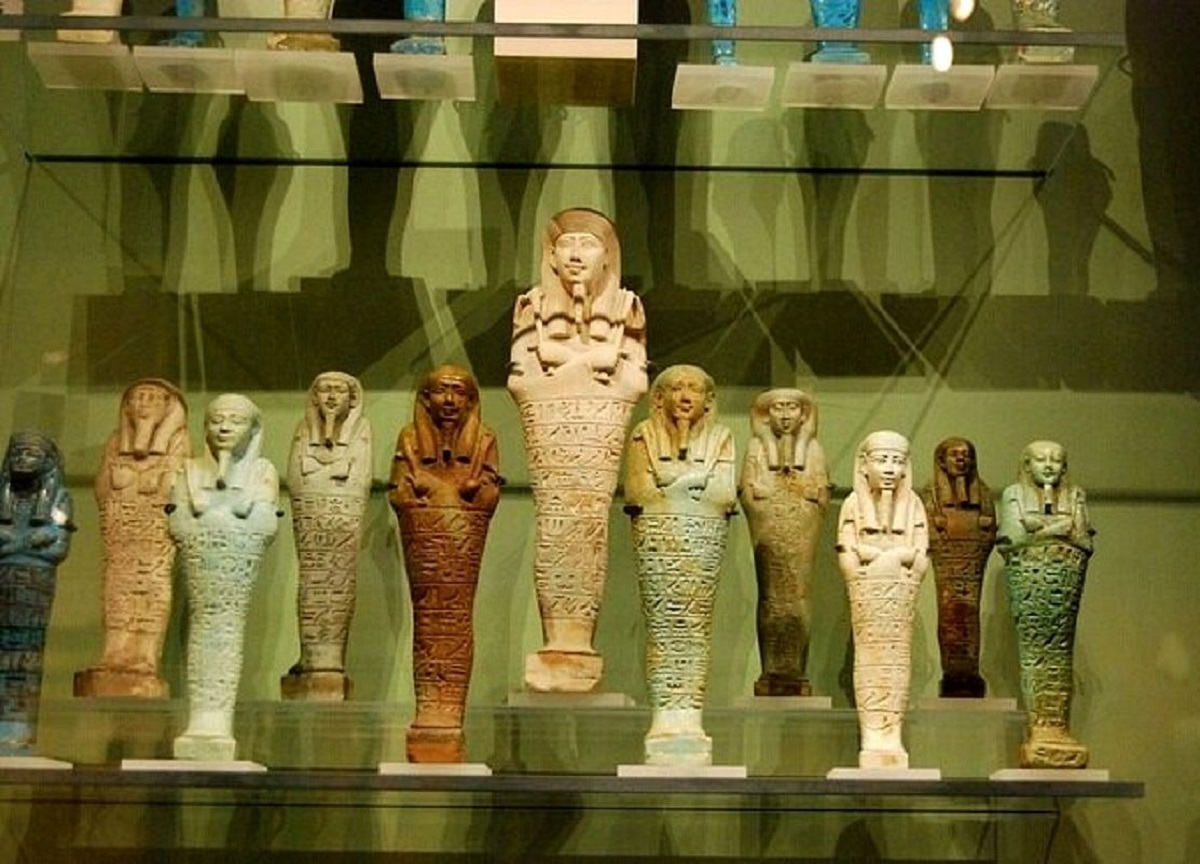 راز 2200 ساله فاش شد؛ کشف حیرت‌انگیز ترکیبات محتوای جام‌های جادویی مصر باستان