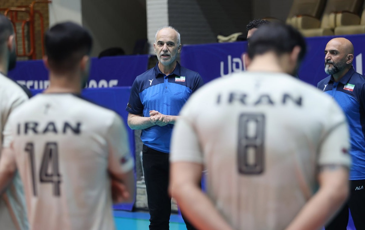 خوش‌خبر: پیاتزا تسلط عجیبی روی بازیکنان دارد/ بازیکنی به عنوان ذخیره نداریم