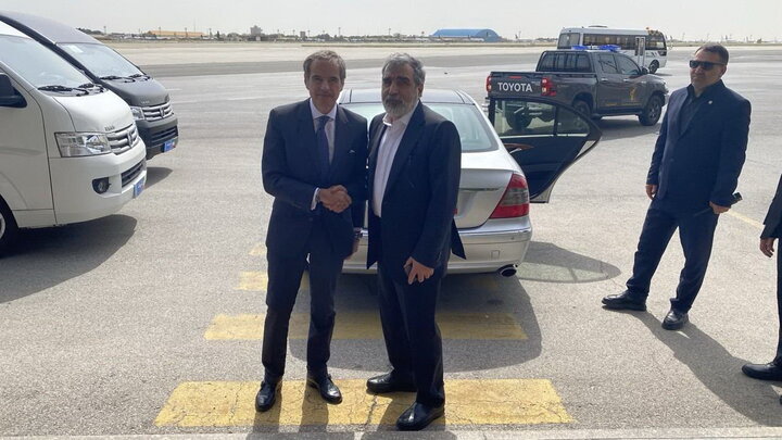 رافائل گروسی تهران را به مقصد وین ترک کرد