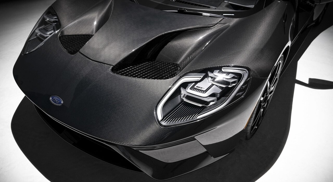 خبر خوب برای خودروسازان؛ فیبر کربن جان سالم به در برد