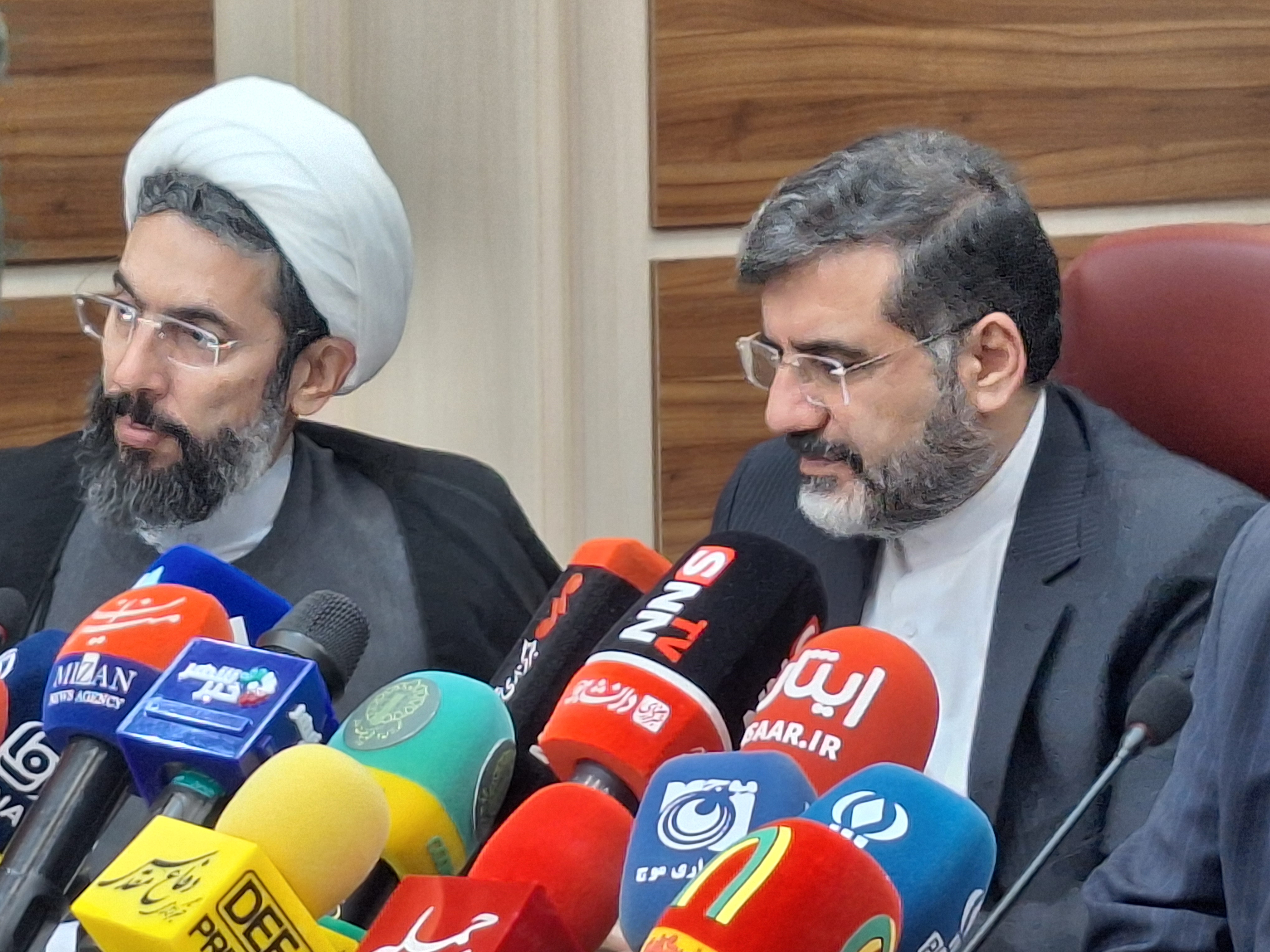 شهید رئیسی؛ نماد اراده ملت و سرباز بی‌چون‌وچرای ولایت/ تجلیل از رئیس‌جمهور مقاومت در نمایشگاه کتاب و محافل بین‌المللی