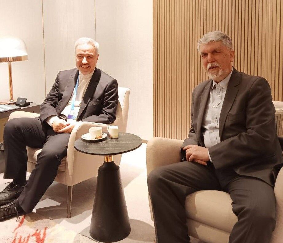 وزیر فرهنگ برای شرکت در مجمع گفت‌وگوهای فرهنگی آسیا وارد هنگ‌کنگ شد
