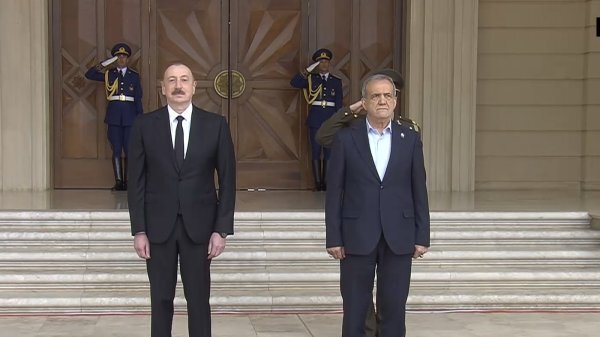 استقبال رسمی علی‌اف از پزشکیان