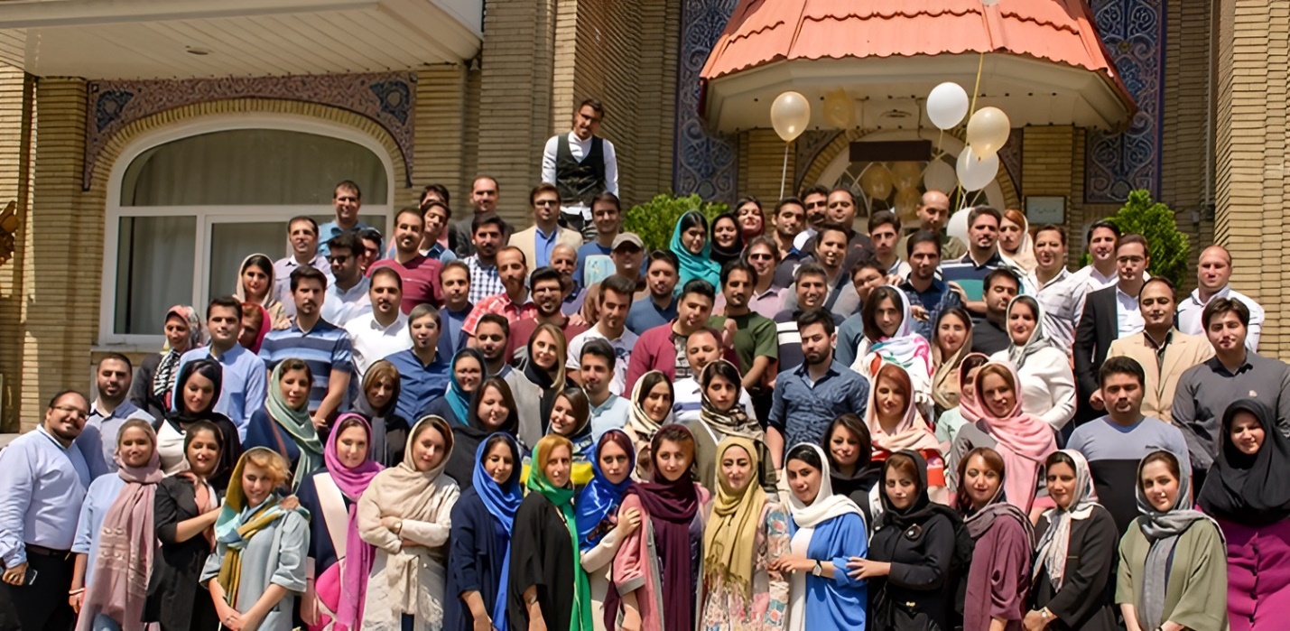 چرا کار کردن در شیپور یک انتخاب هوشمندانه است؟ بررسی مزایا و فضای کاری