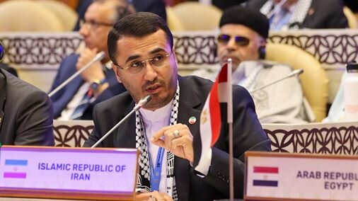 متفکر آزاد: ایران در امور داخلی یمن دخالتی ندارد/ انصارالله جنبشی کاملا مستقل است