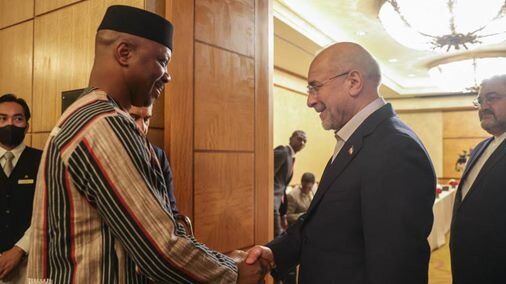 دیدار قالیباف و رئیس مجلس بورکینافاسو در اتحادیه بین المجالس کشورهای عضو سازمان همکاری اسلامی