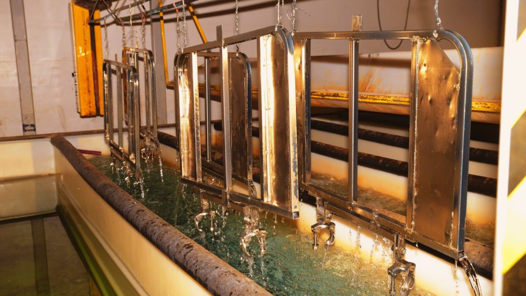 آبکاری چیست ؟ و معرفی خدمات آبکاری فلزات شرکت مهندسی و صنعتی ثمر