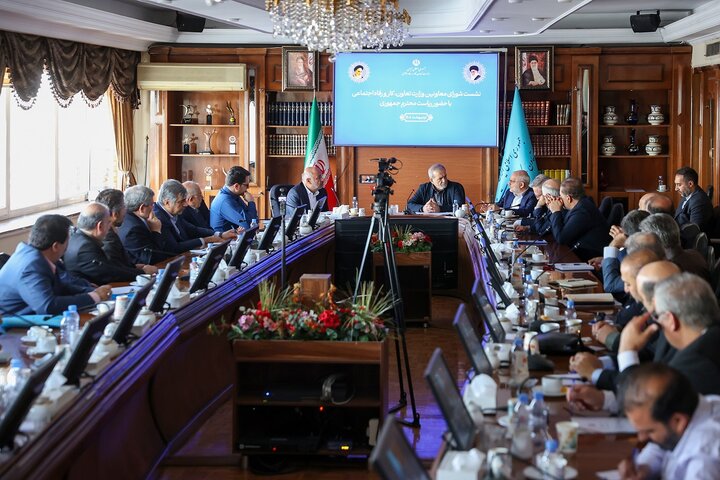 پزشکیان به وزارت کار رفت