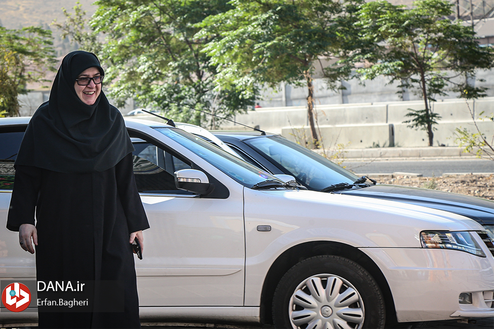 نمایشگاه دستاوردهای پژوهشی دانشگاه اراک با حضور سخنگوی دولت‌ آغاز بکار کرد