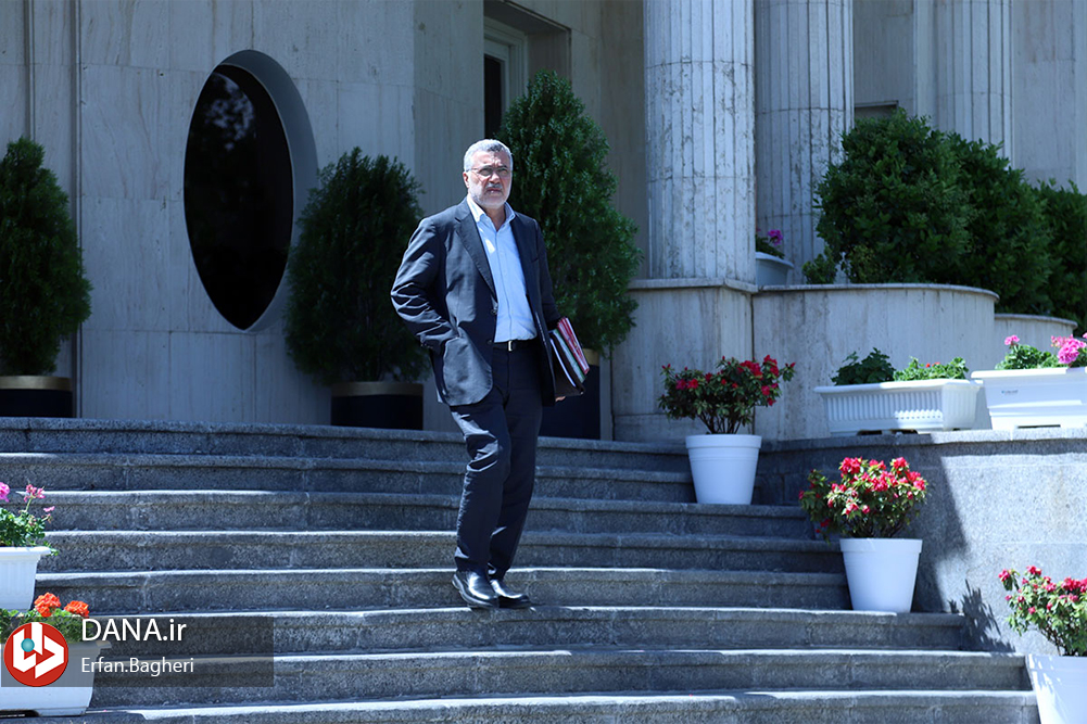 ظفرقندی: حذف ارز ترجیحی دارو در دستور کار دولت نیست