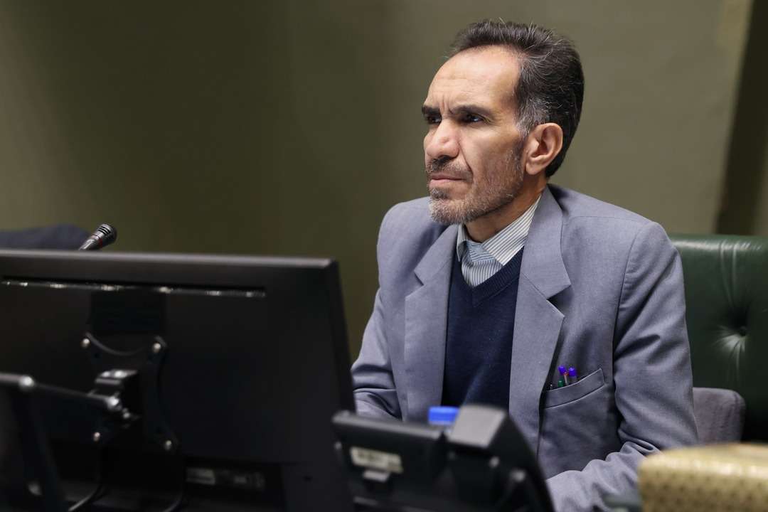 جلسات مستمر سران قوا برای مقابله با گرانی/ ساماندهی وزارت اقتصاد، اولویت مجلس است