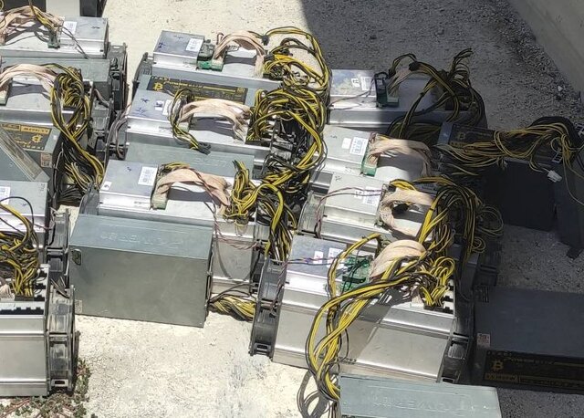 کشف بزرگترین مرکز تعمیر ماینرهای غیرمجاز در شهرک صنعتی پرند