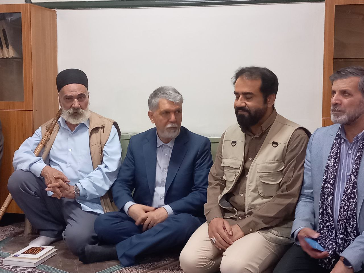 معاصریت امام (ره) مانع از تولید آثار در شأن ایشان شد