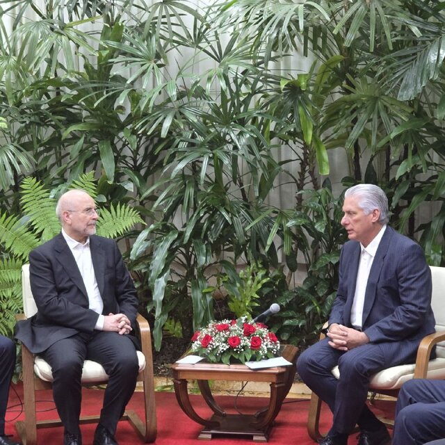 سیاست ایران توسعه روابط با کشورهایی است که مقابل آمریکا ایستاده‌اند