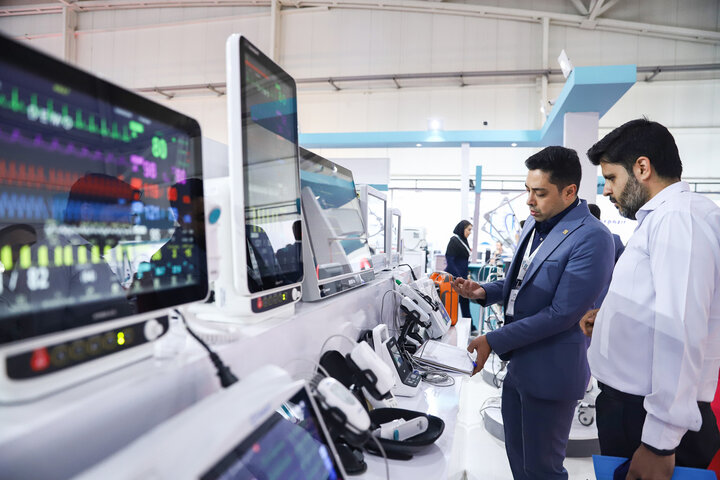 حضور هیئت تجاری از ۲۰ کشور برای مذاکرات فناورانه در ایران هلث ۱۴۰۴