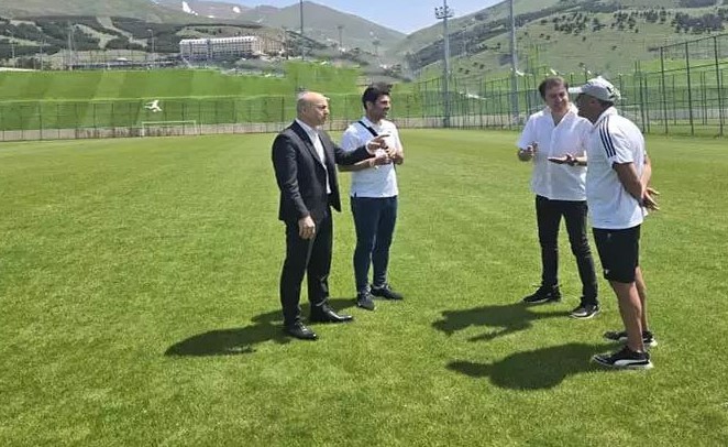 بازدید نمایندگان پرسپولیس از زمین‌های چمن، امکانات و هتل کمپ مرتفع ارزروم