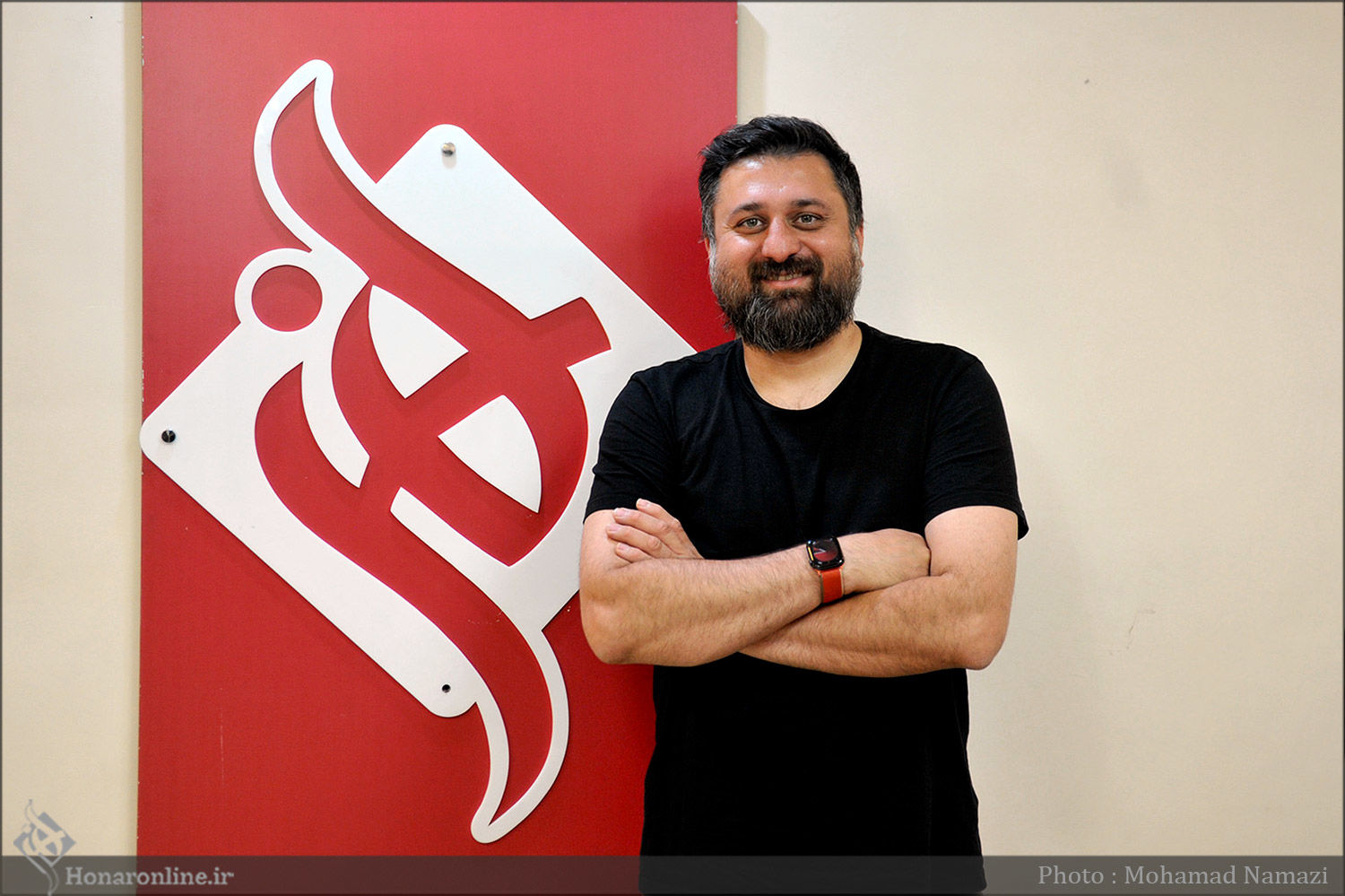 آروند دشت‌آرای «ماهی بلژیکی» را روی صحنه می‌برد