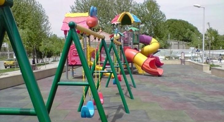 نگرانی خانواده‌های اسلام‌آبادی‌ از تجهیزات بازی در پارک‌ها