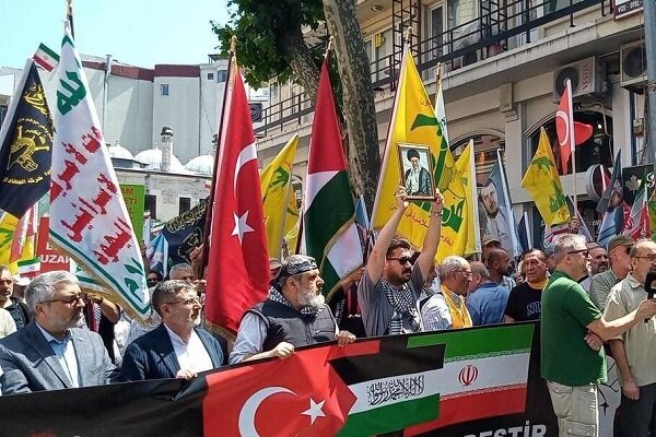 برگزاری تجمع در استانبول در حمایت از ایران