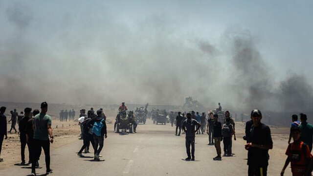 ۲۰ شهید و بیش از ۲۰۰ زخمی نتیجه حملات دوباره صهیونیست‌ها به مراکز کمک‌رسانی در غزه