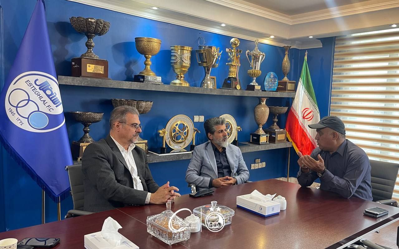 تاجرنیا از سفر حج برگشت؛ تیم مدیریتی استقلال درصدد مدیریت نقل و انتقالات