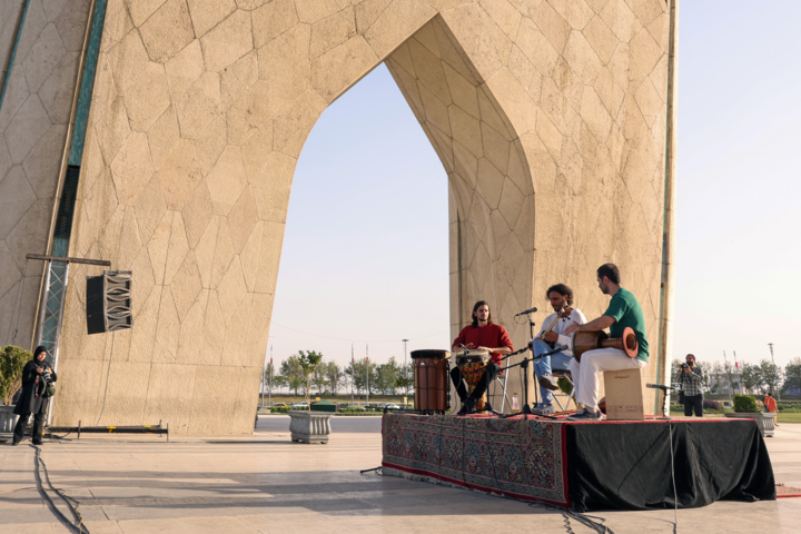 نوای موسیقی ایرانی در میدان آزادی طنین‌انداز شد
