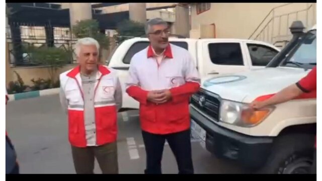 حضور رضا کیانیان در جمع امدادگران هلال احمر