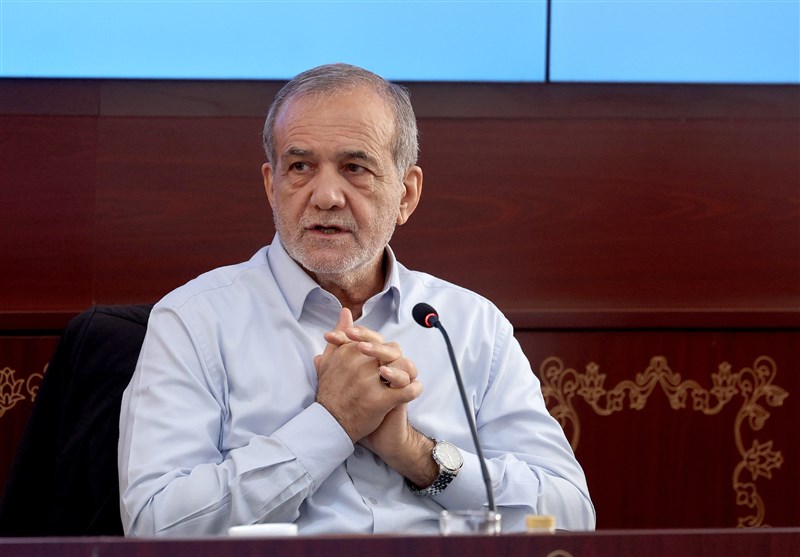 دولت با تمام توان در پی میدان‌دادن به مردم است